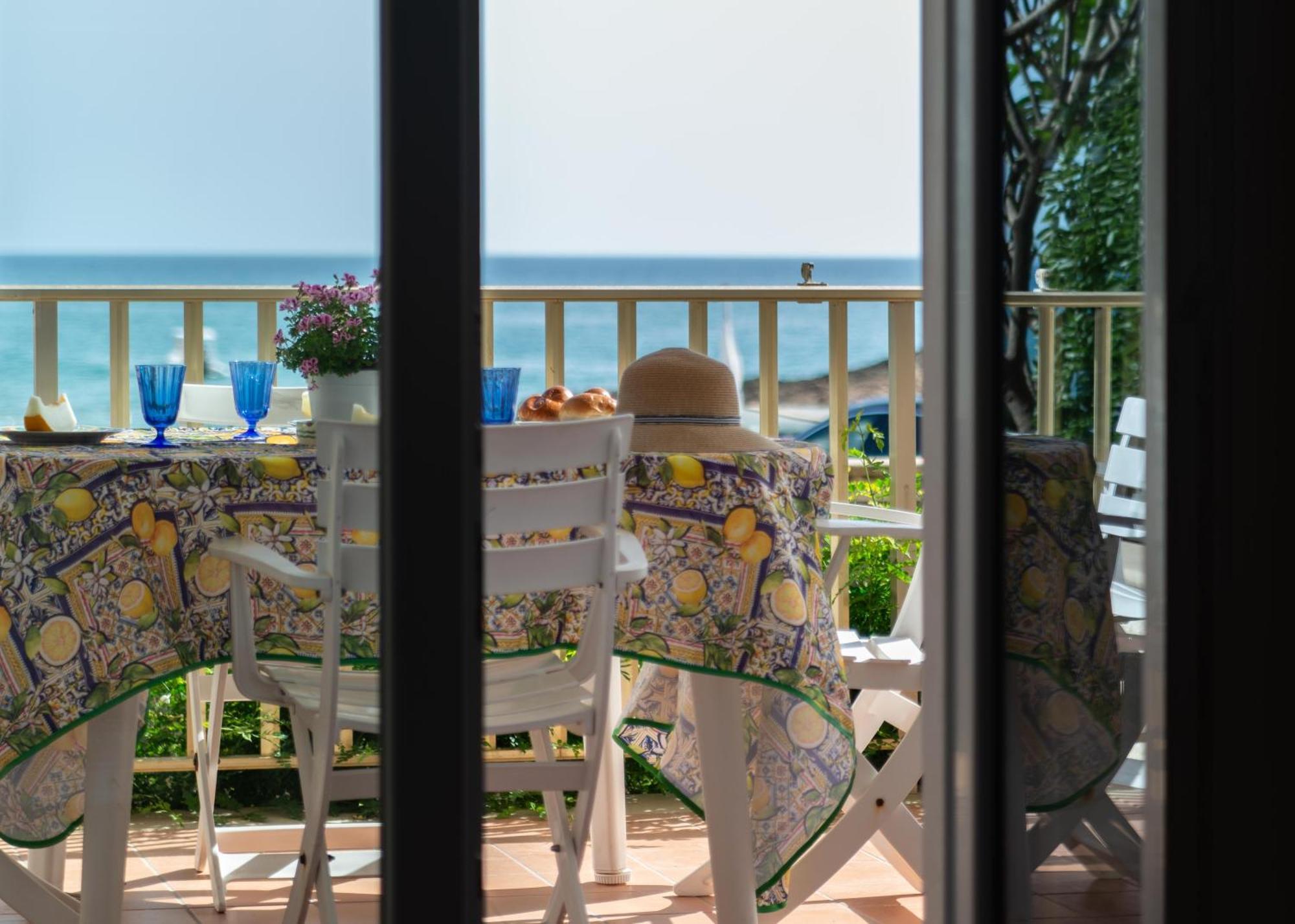 Апартаменты Casa Sul Lungomare Донналуката Экстерьер фото